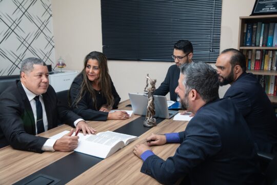 In this picture you can see a lawyer with a client at an appointment. Thanks to the expertise of lawyers, Naturalization with a lawyer is quicker than if an applicant attempts the application alone.
