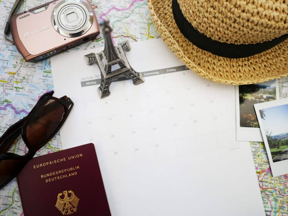 Auf diesem Foto sehen Sie einen deutschen Pass als Reisedokument.