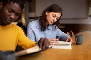 Влада очигледно планира даља ограничења курсева интеграције - шта се крије иза тога?